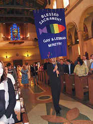  Manifestazione gay in una chiesa 
